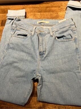 Levi's light blue high-rise skinny jeans
